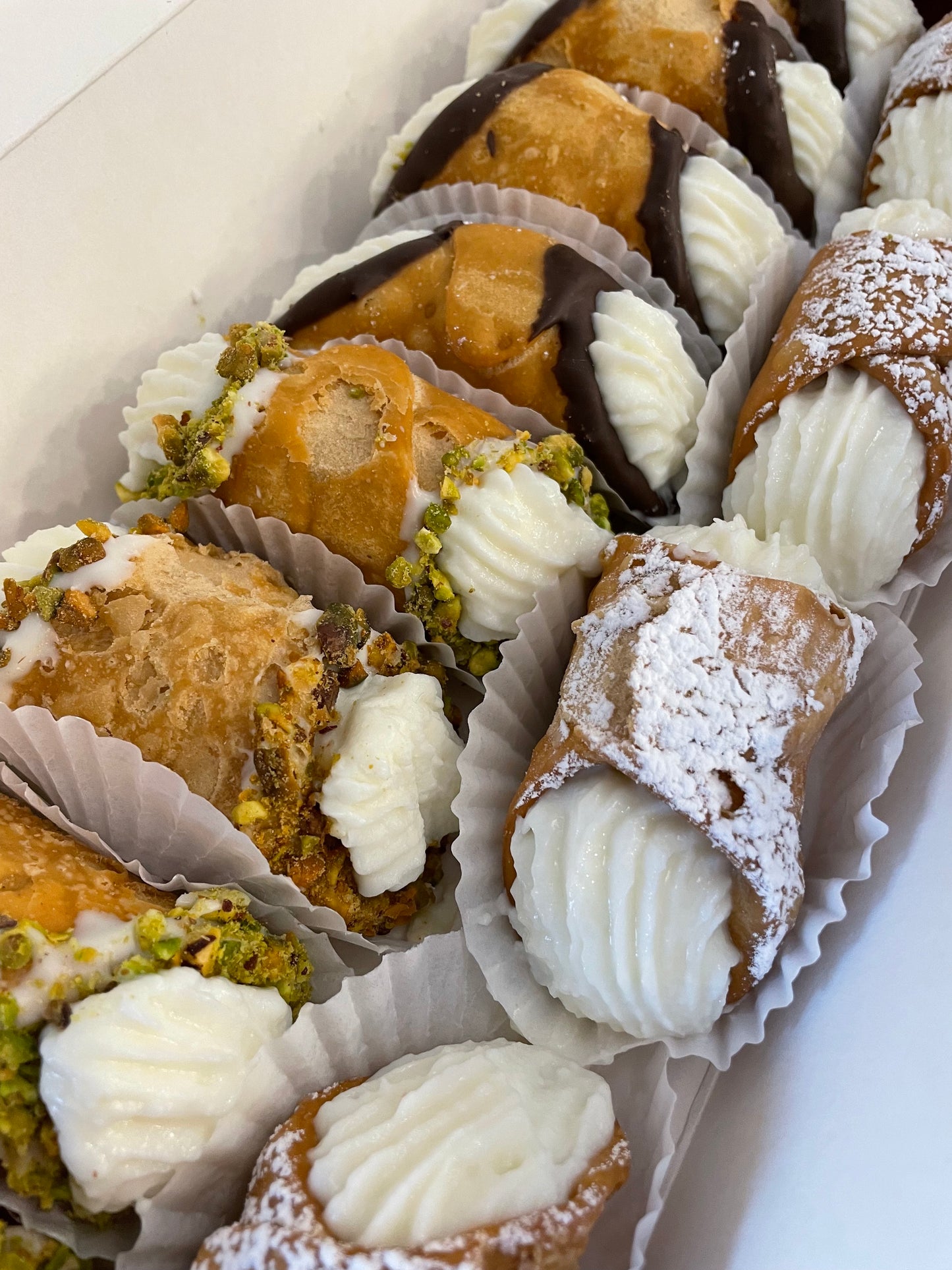 Medium Cannoli - Box of 12