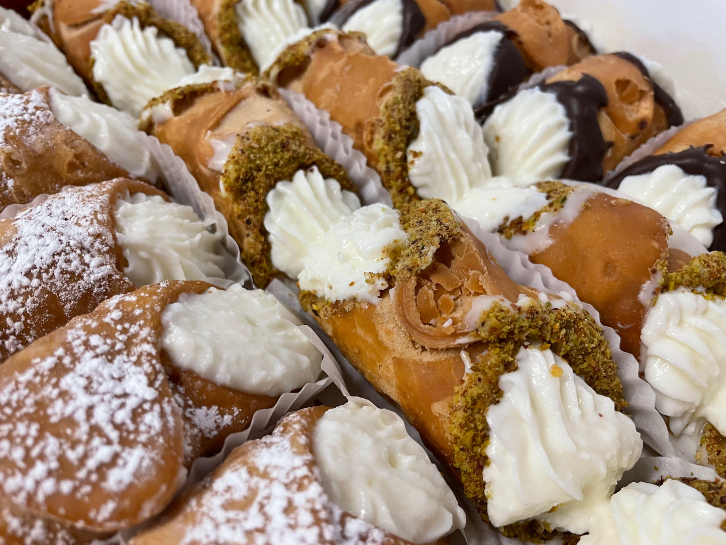 Medium Cannoli - Box of 12